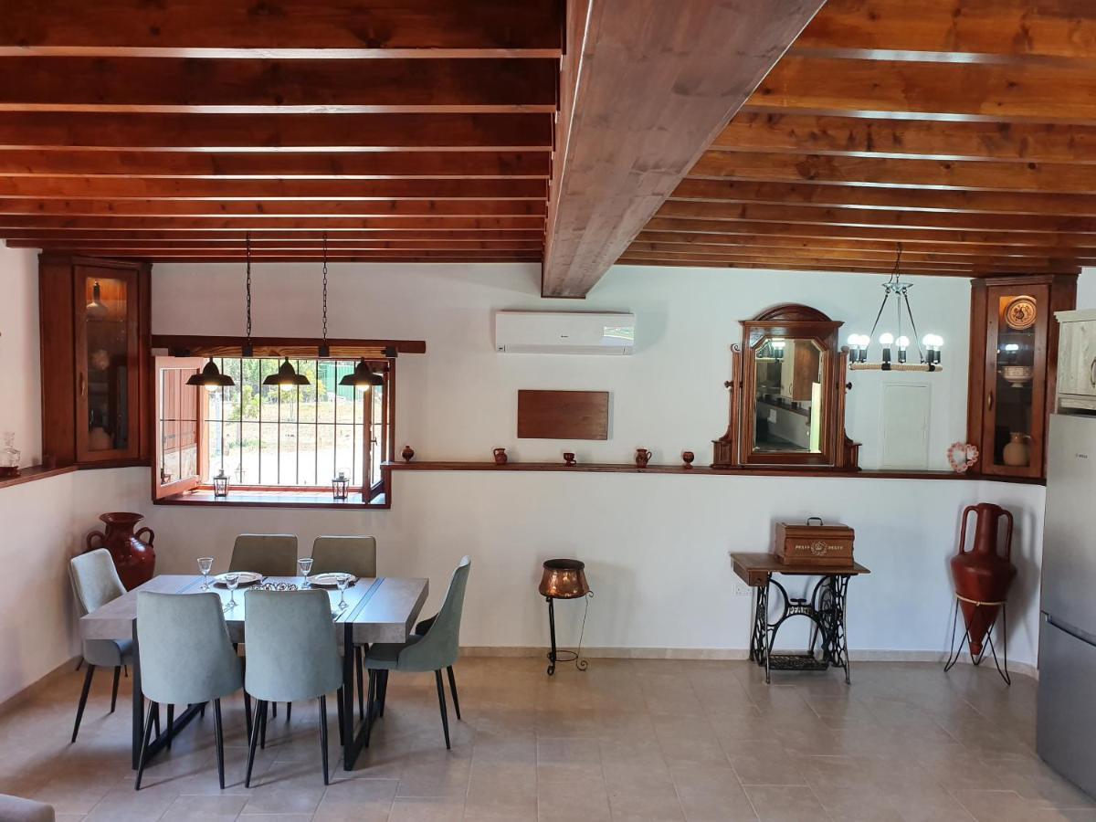 Villa Yioukkas Paphos Exteriör bild