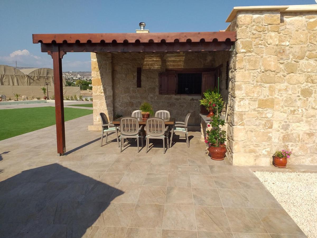 Villa Yioukkas Paphos Exteriör bild