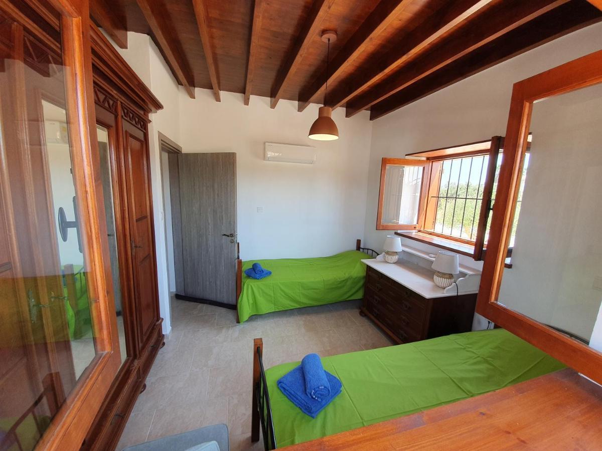 Villa Yioukkas Paphos Exteriör bild